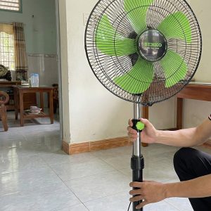 Quạt Đứng Thân Sắt Senko Dts1607